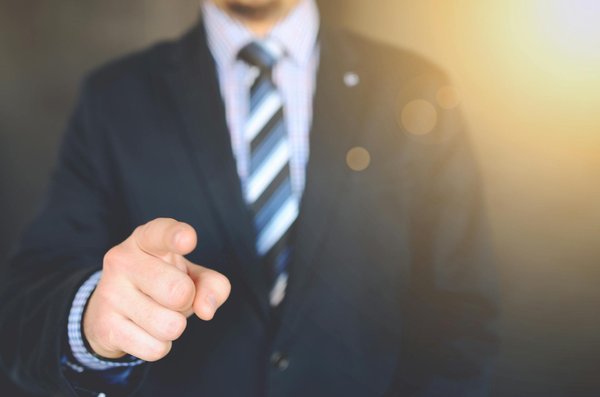 Quelles sont les implications légales de la numérisation des processus RH pour une PME?